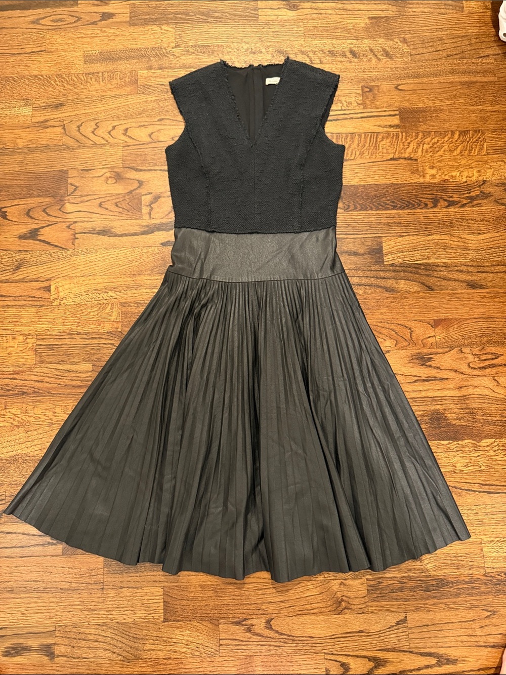 Rebecca Taylor Black V‑Neck Pleated Midi Dress - Picture 2 of 9